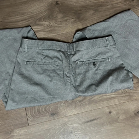Banana republic men’s dress pants. - Picture 3 of 4